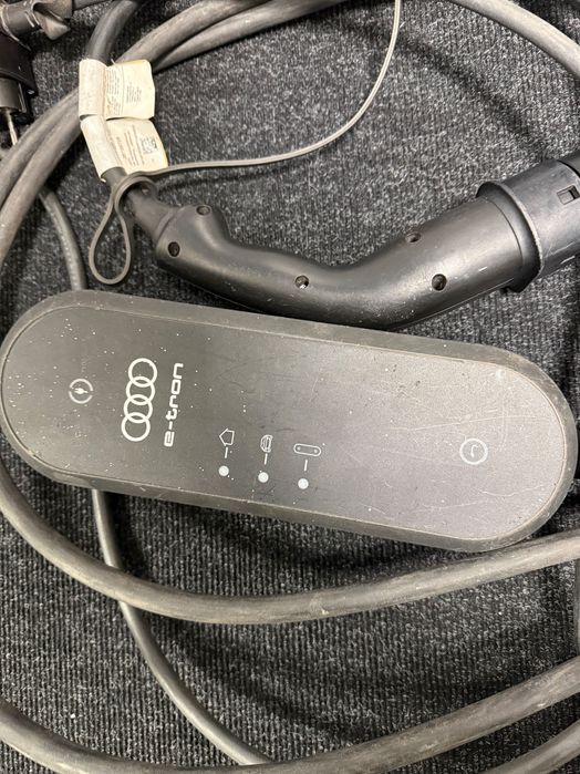 Зарядка Audi E-tron, Wag group, тип 2, тип 1 з перехідником