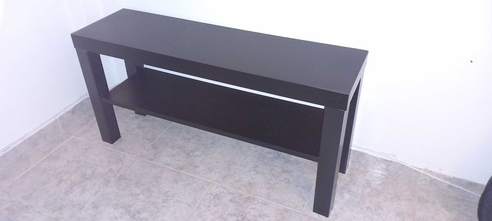 Mesinha de TV Ikea