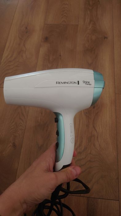Suszarka remington shine therapy