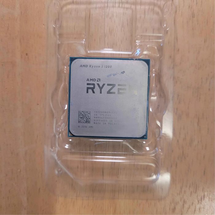 Ryzen 3 1200 (usado)