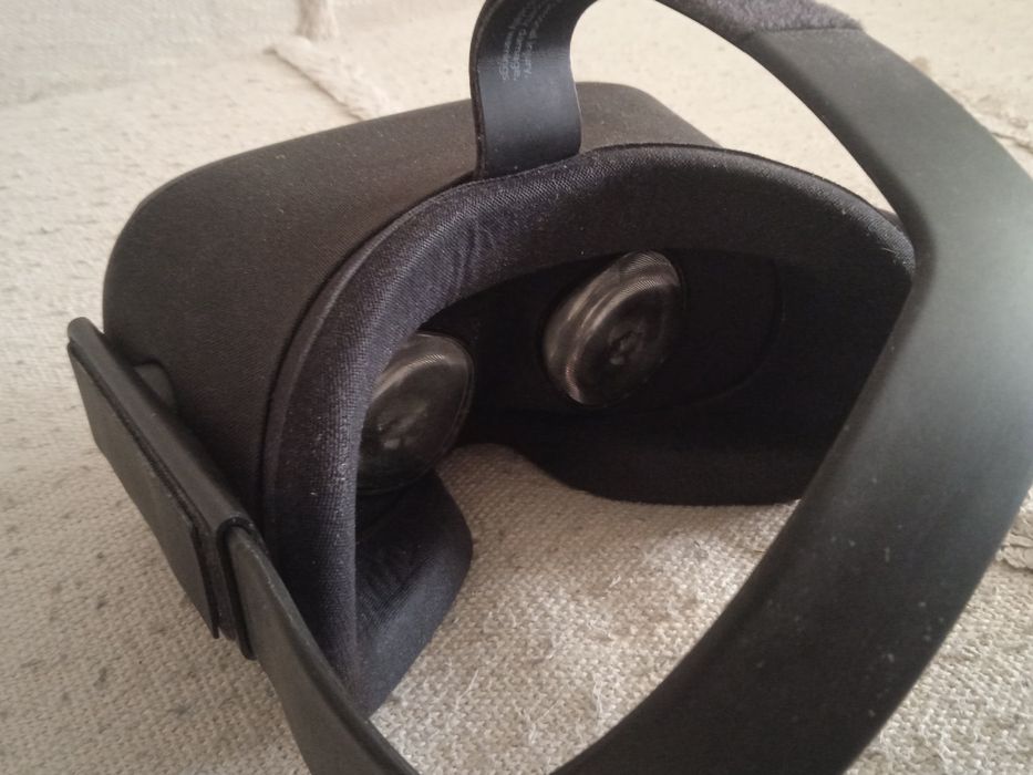 Oculus Qest  с библиотекой игр