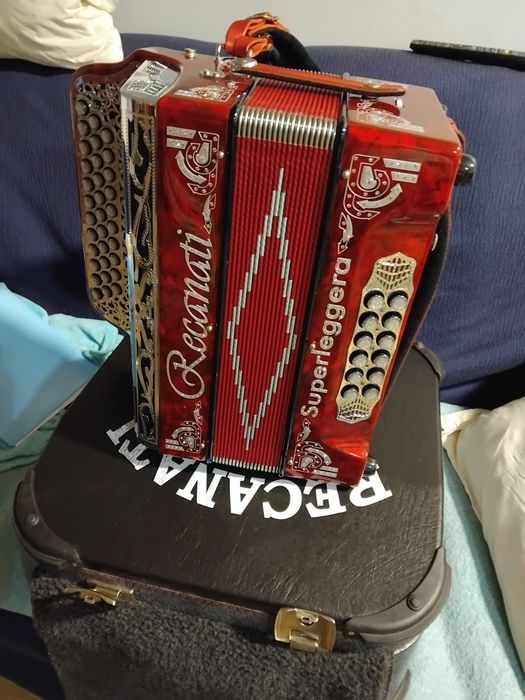 Vendo concertina ainda com garantia