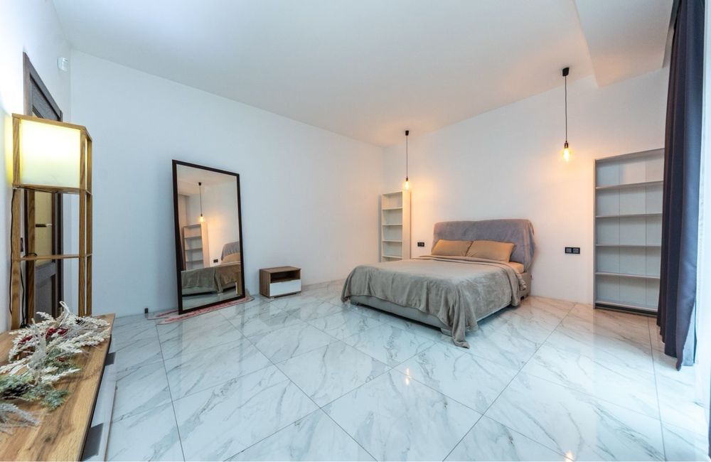 Подобова оренда будинок біля м. Лівобережна 149кв.м Є світло