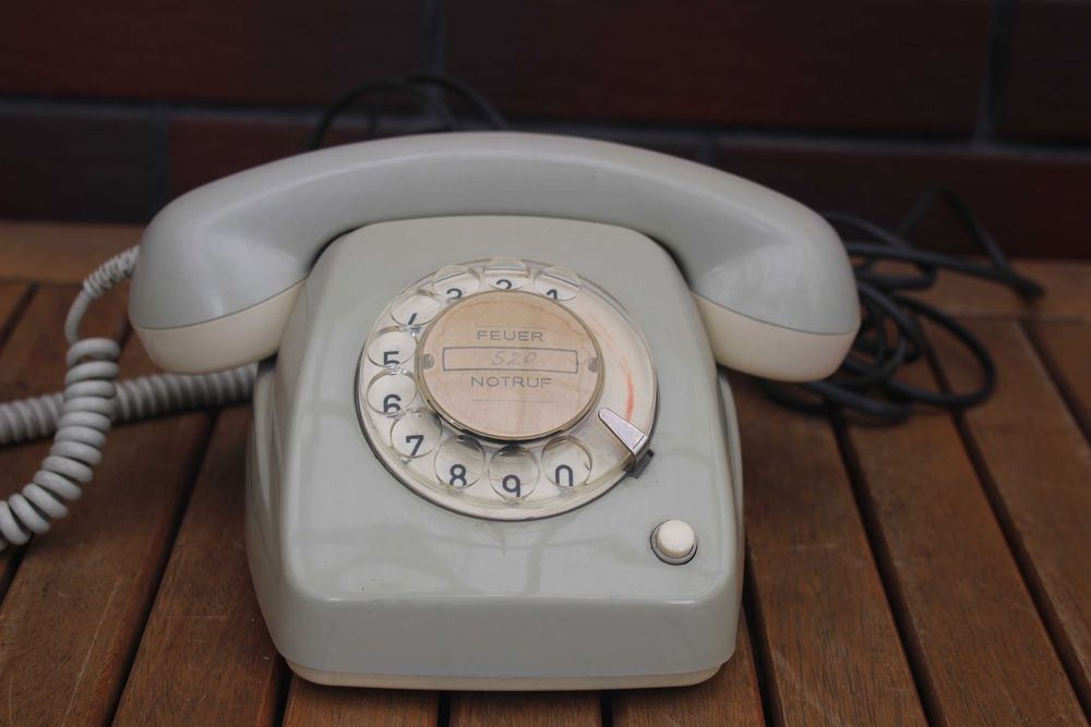 stary telefon FeTAp 612