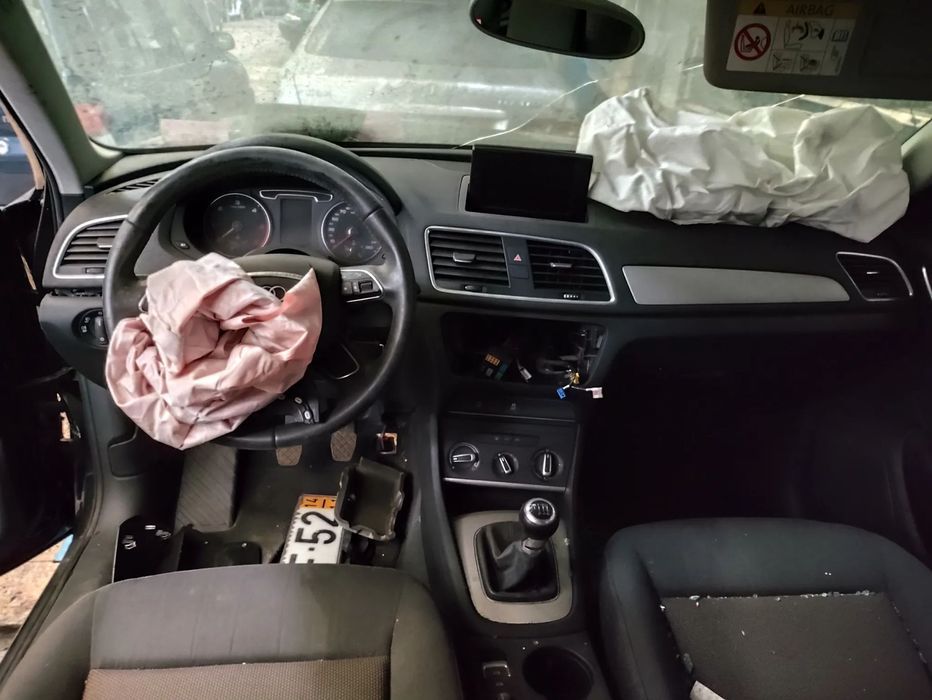 AUDI Q3 2.0 TDI -Viatura para peças