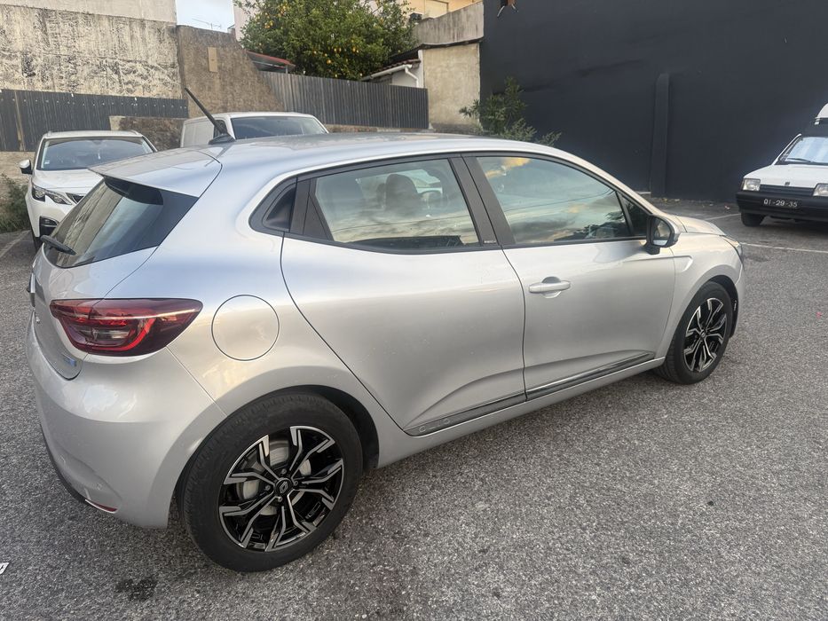renault clio 1.6 2021 E-tech exclusive