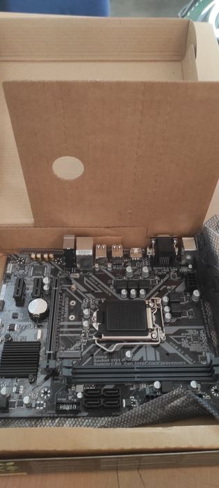 Нові материнські плати Gigabyte GA-H110M-S2V