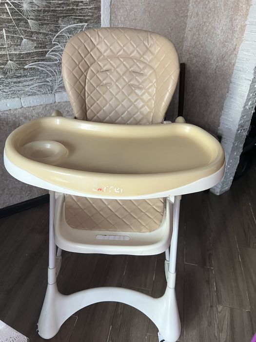 Стільчик для годування