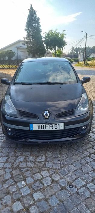 Renault Clio 2006 completo.