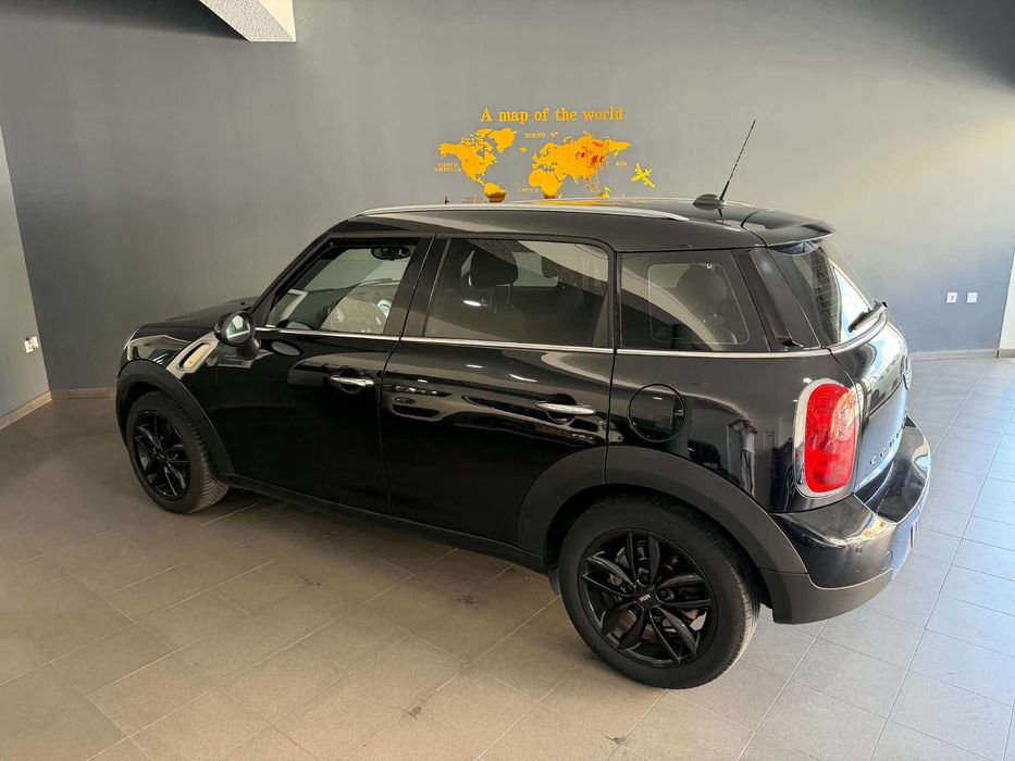 MINI Countryman Cooper D Auto — photo 4