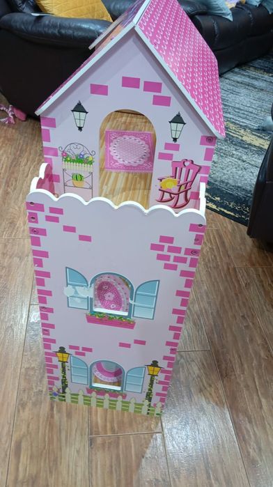 Domek dla lalek z wyposażeniem  duży 90cm wysokość