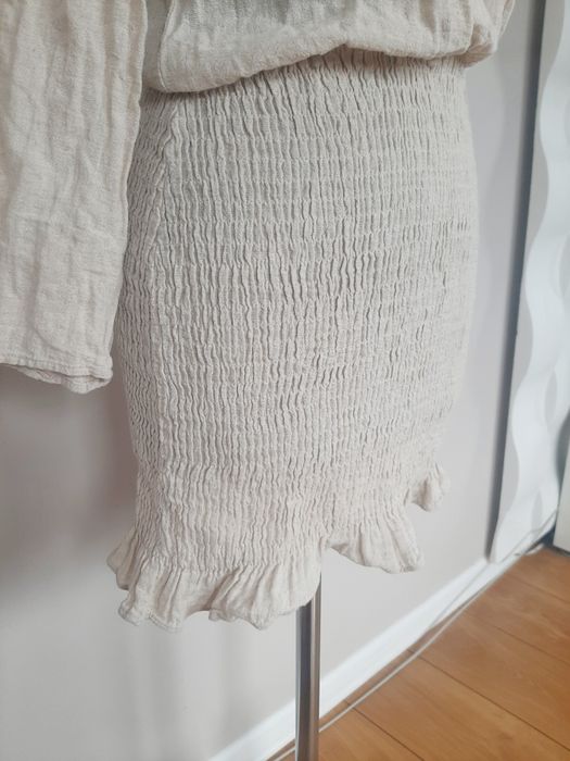 Lniano bawełniana sukienka z długim rękawem Zara i dopasowaną spódnicą