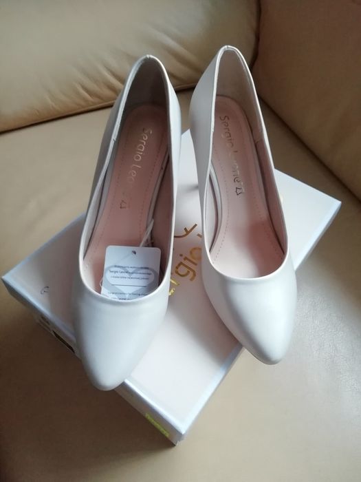 Buty ślubne perłowe