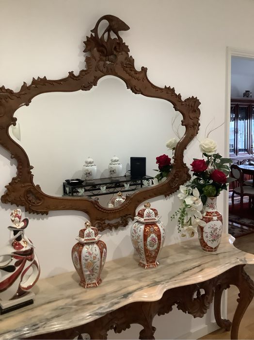 Credencia com espelho toda trabalhada a mao