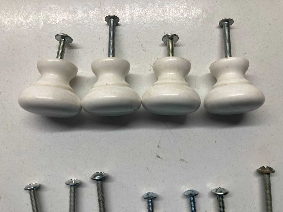 Puxadores para Portas e Janelas.64741010787203122