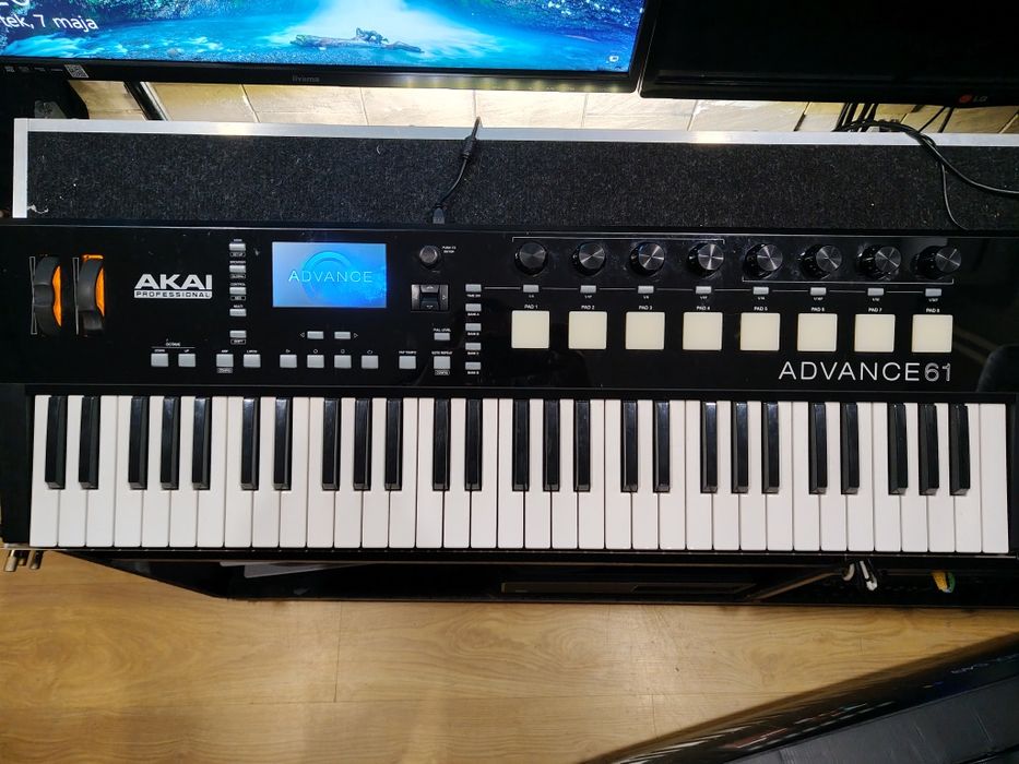 Akai Advance 61 kontroler