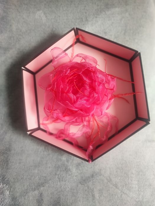 Квітка ручної роботи на зачіску Брошка-квітка-заколка