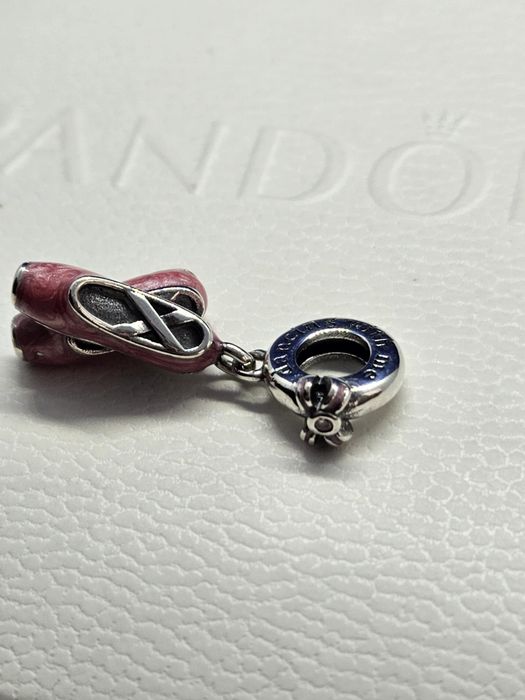 Nowy charms do bransoletki - srebro 925, baletki z napisem „dancing wi