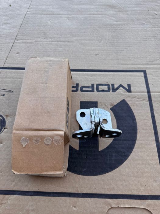 Mopar Jeep 55113661AC Lewy górny zawias drzwi
