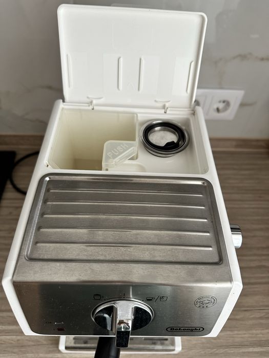 Кавоварка еспресо DeLonghi ECP 33.21 W