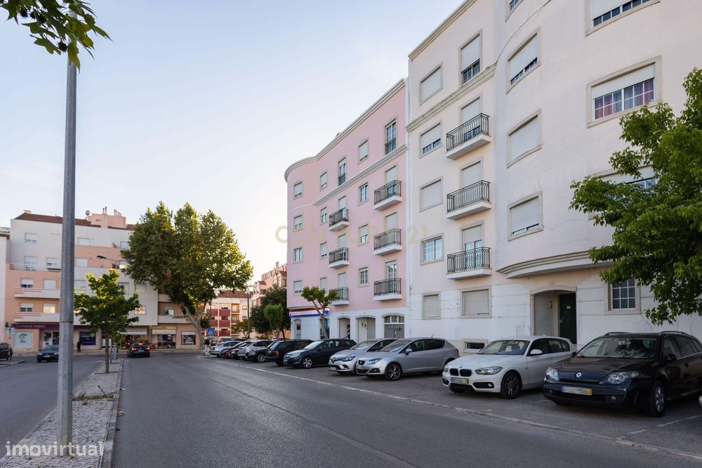 Apartamento T2 com Suite, Parqueamento e Arrecadação | Montijo