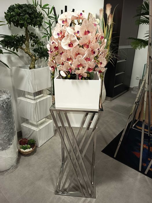 Floreiras em inox polido brilhante