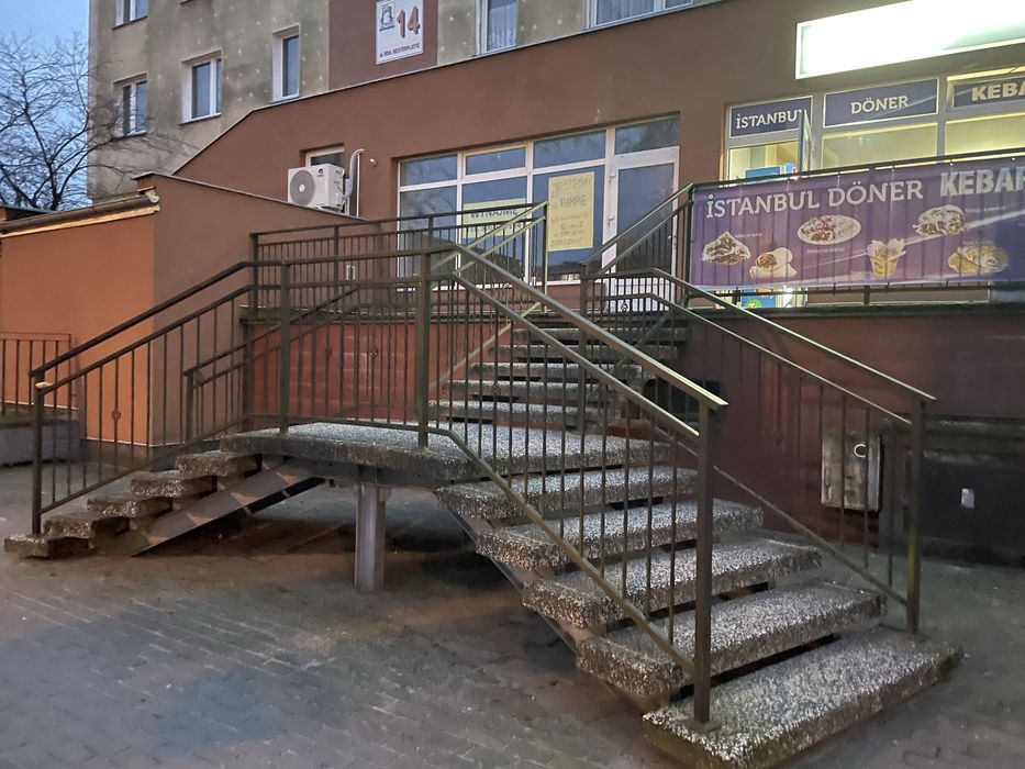 Wynajem. Lokal Usługowo - Handlowy. KLIMATYZOWANY. Centrum Złotowa.