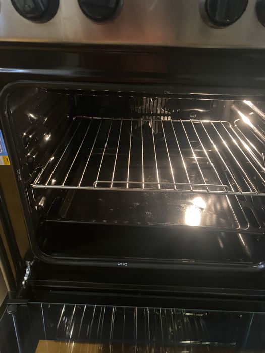 Fogão Indesit, usados 8meses