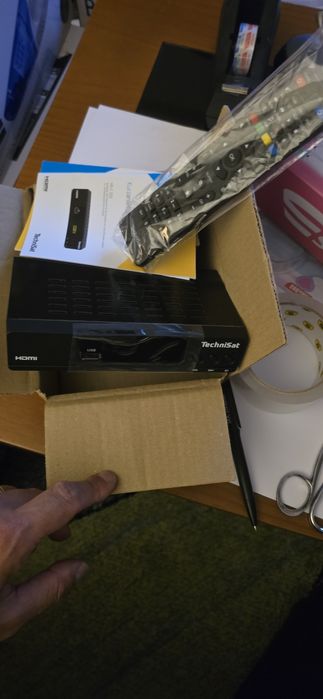 Recetor de TV TECHNISAT HD-232 C