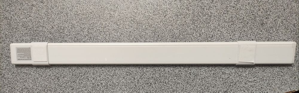 Лампа с аккумулятором, датчиком движения и линзами.