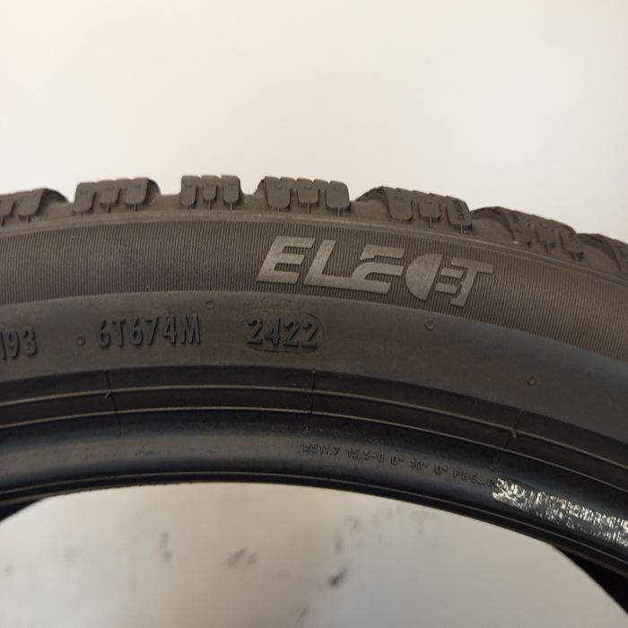 215/45R20 Pirelli Winter 2 Cinturato