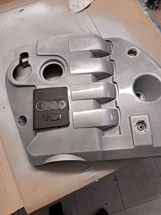 Audi A4 B6, tampa do motor