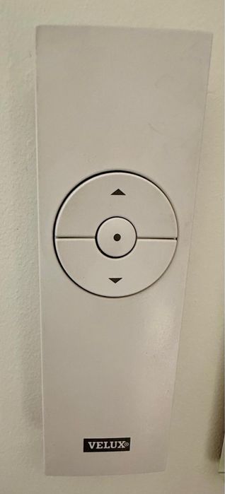 Żaluzja solarna do okna velux