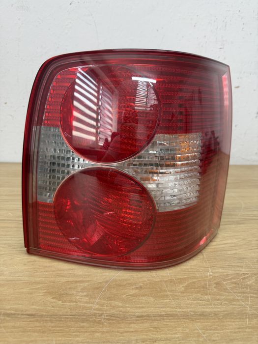 Lampa prawy tyl VW Paasat B5 kombi W8 USA, nowa