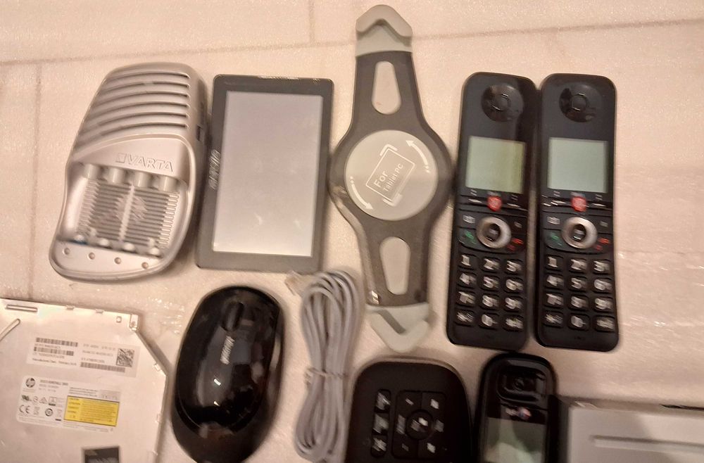 Części komputerowe telefony nawigacja napędy grafika