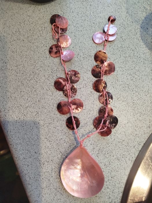 Wisior korale z muszli