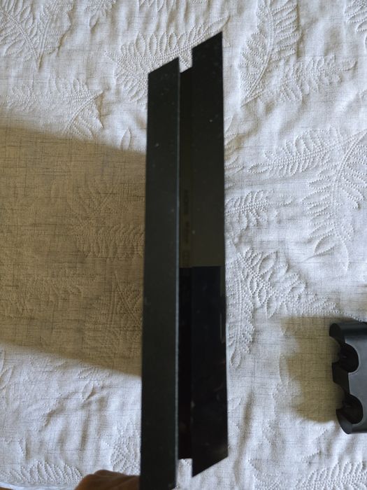 PlayStation 4 original  500GB + 2 comandos