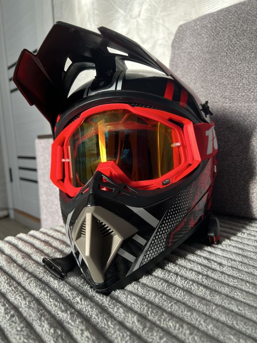 Продам шлем пользовались пол года все дальше в опис