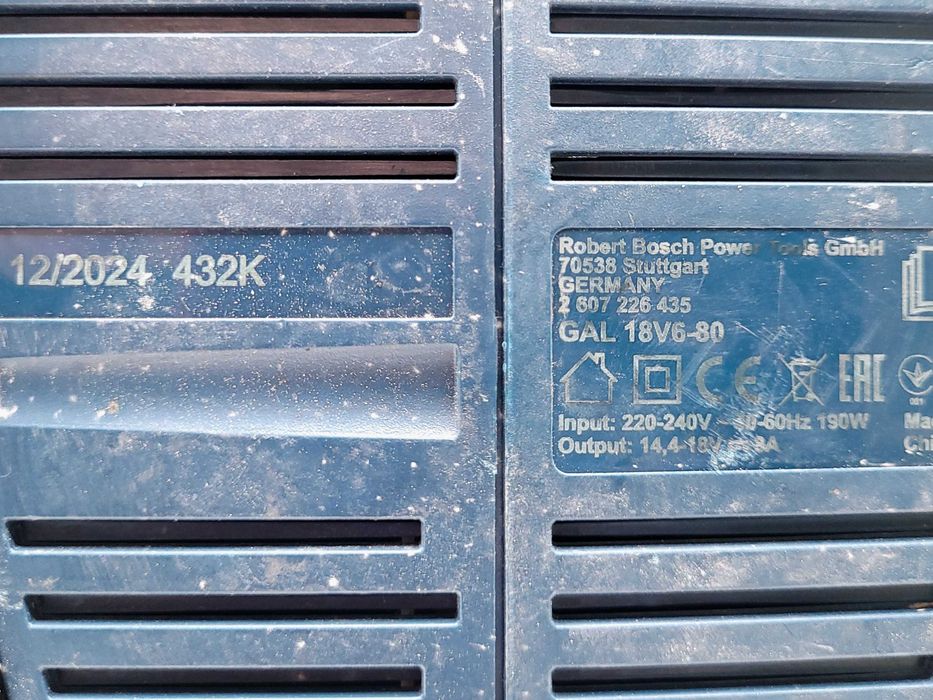 Ładowarka GAL 18V6-80 BOSCH (6-stanowiskowa 14,4V, 18V Li-Ion)