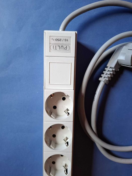 Power Strip502684863945789441