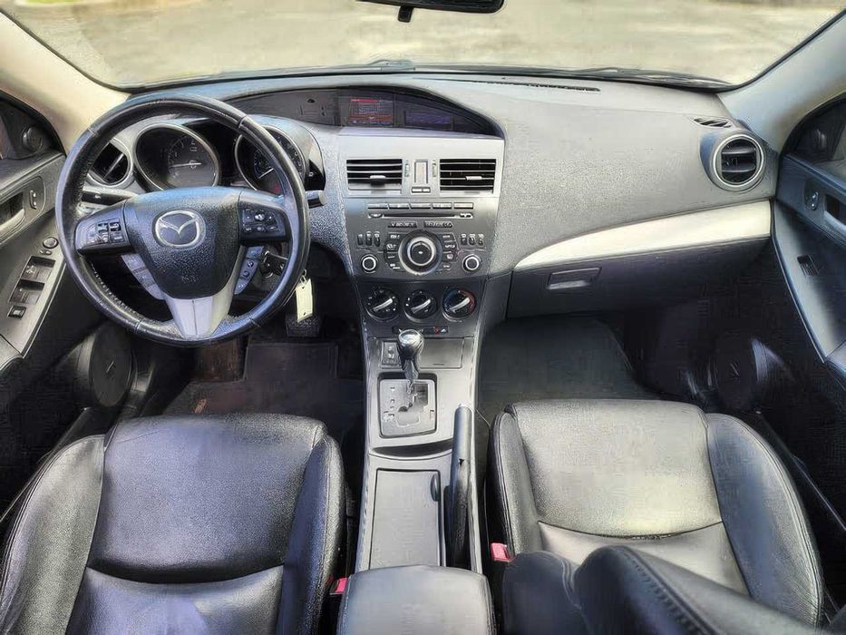 Mazda 3      2013