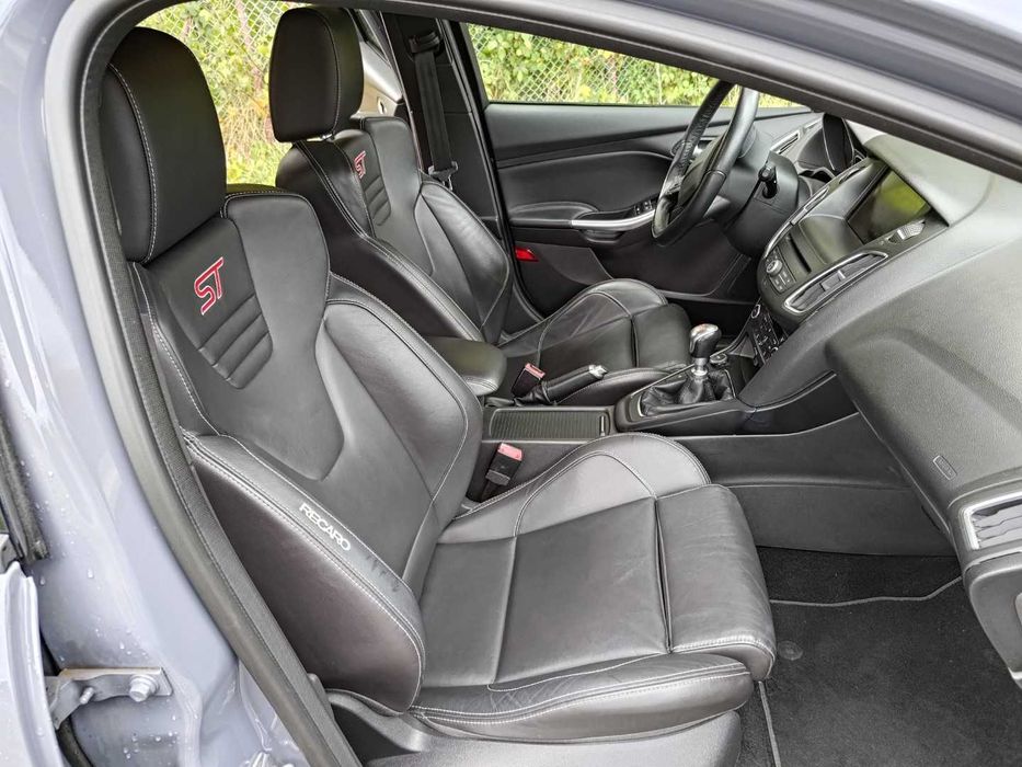 Ford Focus 2.0 EcoBoost ST c/ Pack Pele Exclusiva