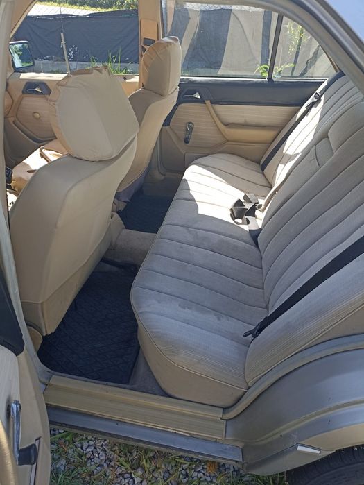 Mercedes W124 250 D