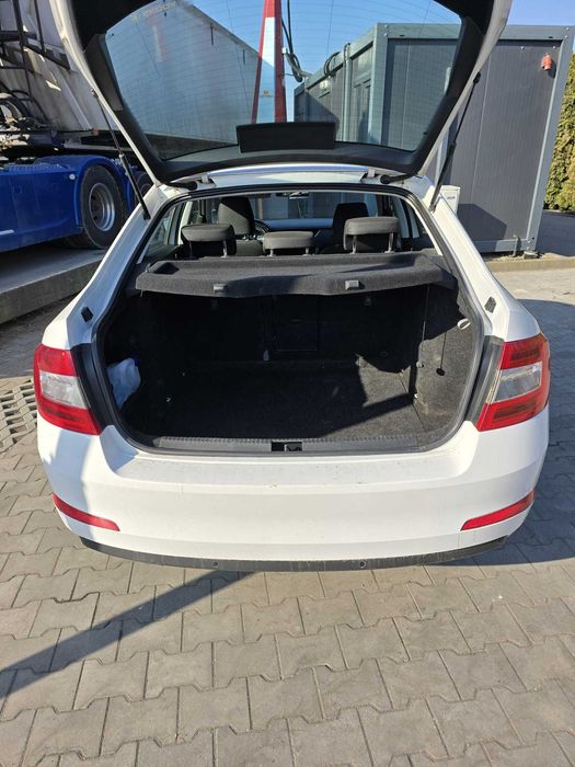 SPRZEDAM samochód osobowy