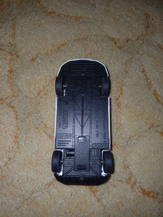 Продам металеві машинки