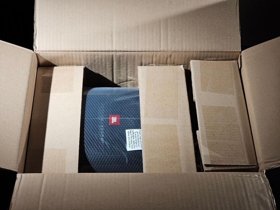 Нова колонка JBL PartyBox Encore Essential 100W RGB (JBLPBENCOREESSEP)