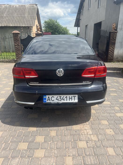 Volkswagen Passat б7 седан 2.0 TDI