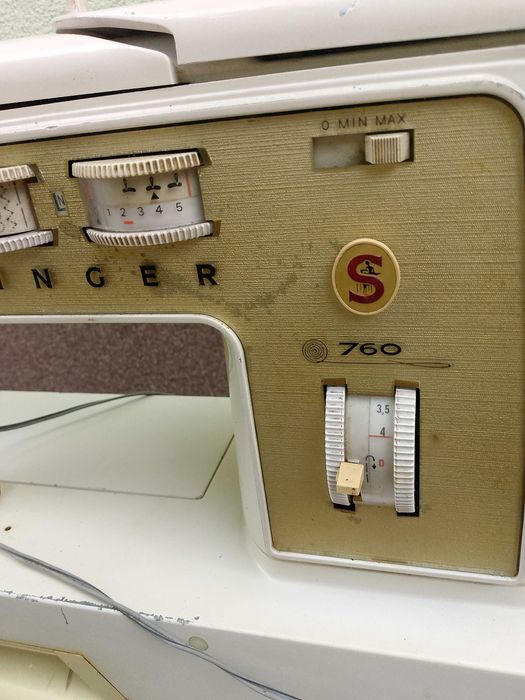 Продам швейну машинку Singer на запчастини