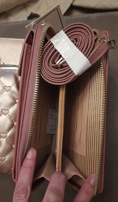 Carteira de senhora nova