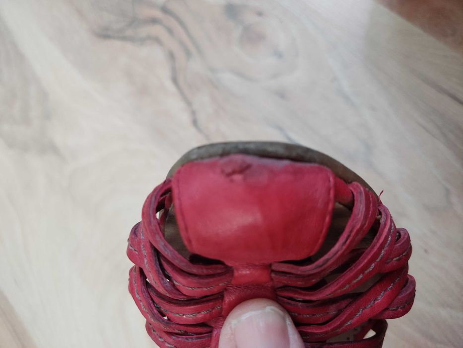 Sandały na obcasie skórzane r. 37 czerwone